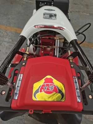 EY28 Gasoline Engine Four-Wheel Drive Mini Power Tiller Cultivator with Chassis Structure